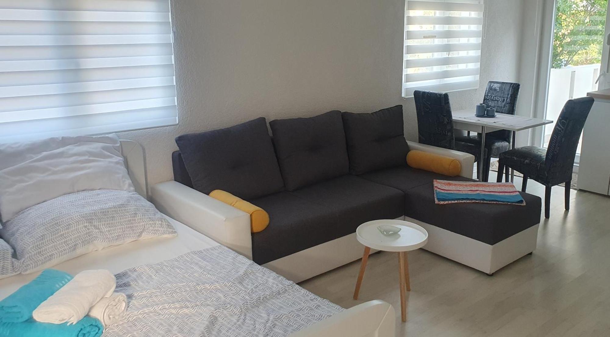 Apartmani Sara Marija Karlobag Zimmer foto